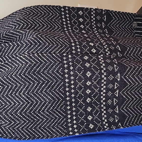 Men's Scarf - Picture 6 of 6